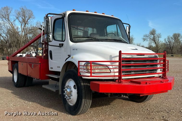 image for item EK0560 2004 Freightliner Business Class M2  winch truck