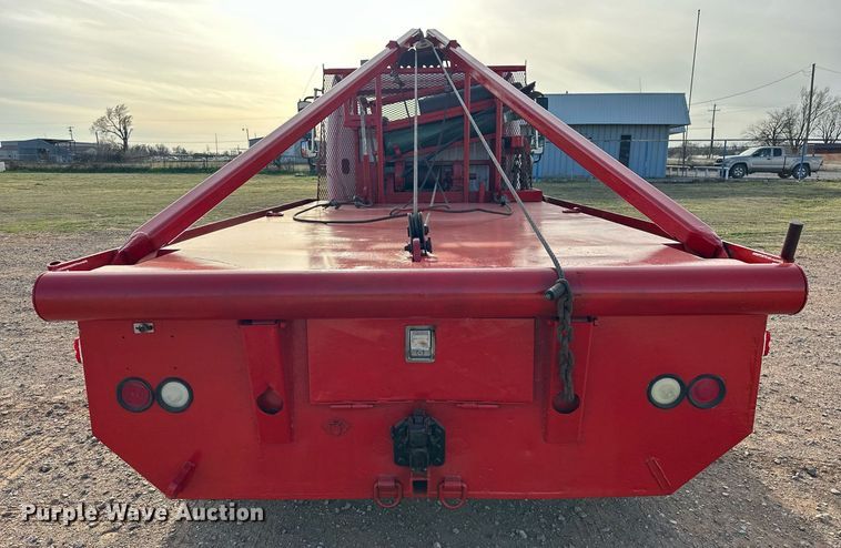 image for item EK0560 2004 Freightliner Business Class M2  winch truck