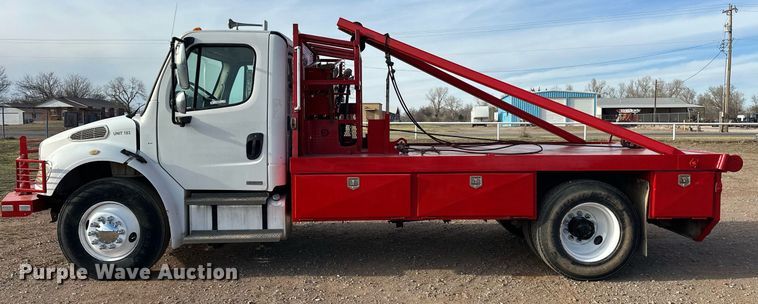 image for item EK0560 2004 Freightliner Business Class M2  winch truck