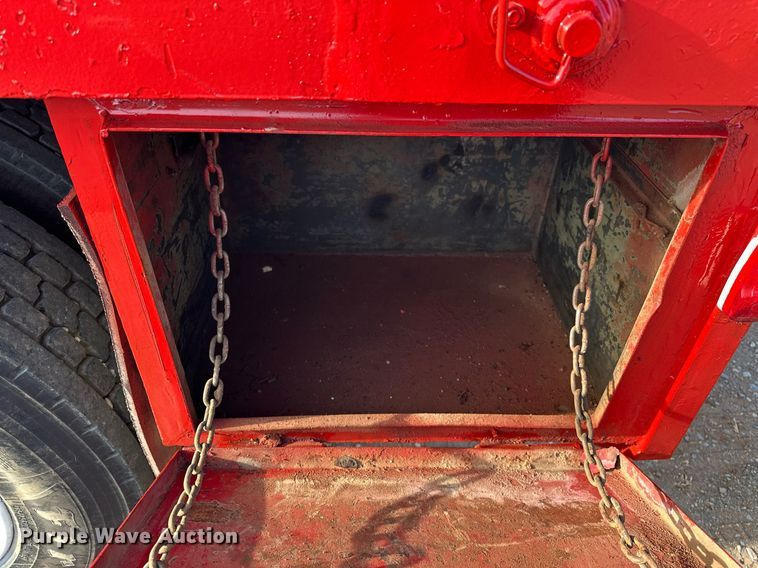 image for item EK0560 2004 Freightliner Business Class M2  winch truck