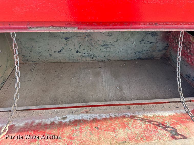 image for item EK0560 2004 Freightliner Business Class M2  winch truck