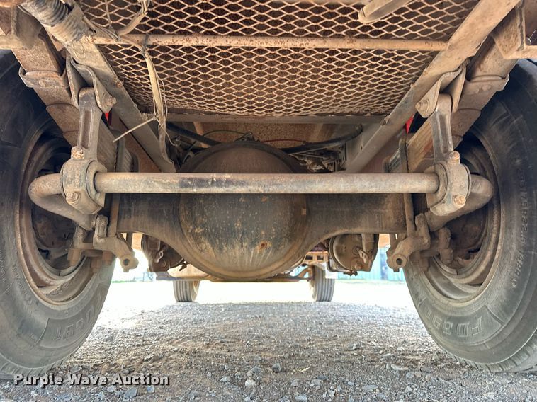 image for item EK0560 2004 Freightliner Business Class M2  winch truck