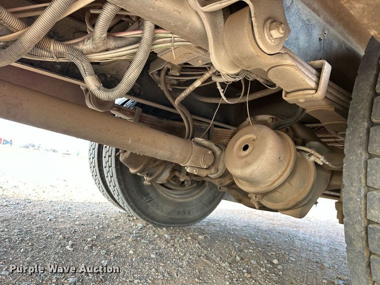 image for item EK0560 2004 Freightliner Business Class M2  winch truck