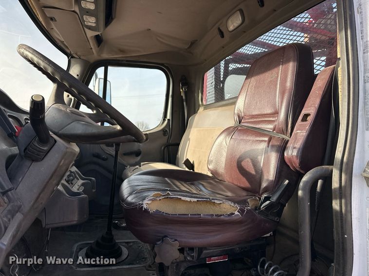 image for item EK0560 2004 Freightliner Business Class M2  winch truck