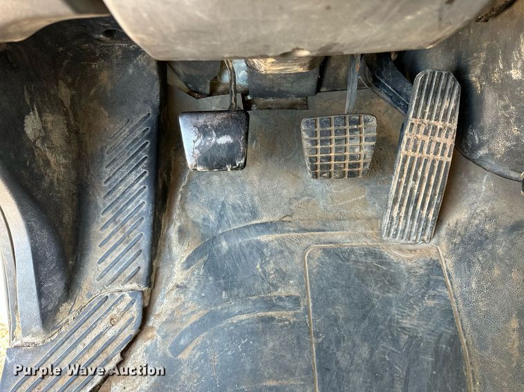 image for item EK0560 2004 Freightliner Business Class M2  winch truck