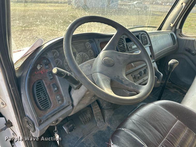 image for item EK0560 2004 Freightliner Business Class M2  winch truck