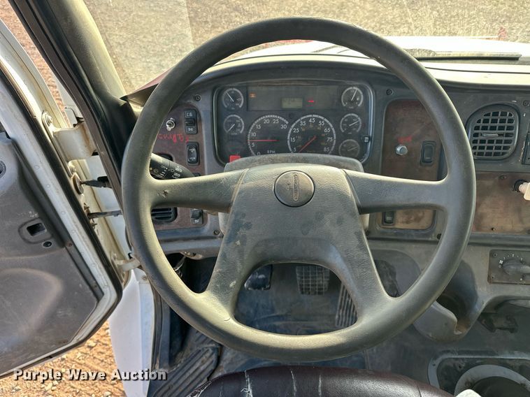 image for item EK0560 2004 Freightliner Business Class M2  winch truck