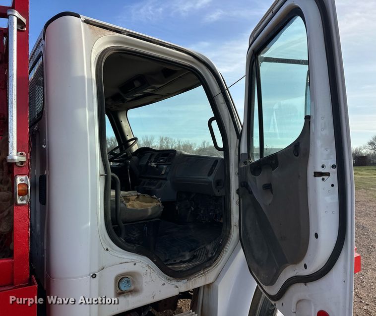 image for item EK0560 2004 Freightliner Business Class M2  winch truck