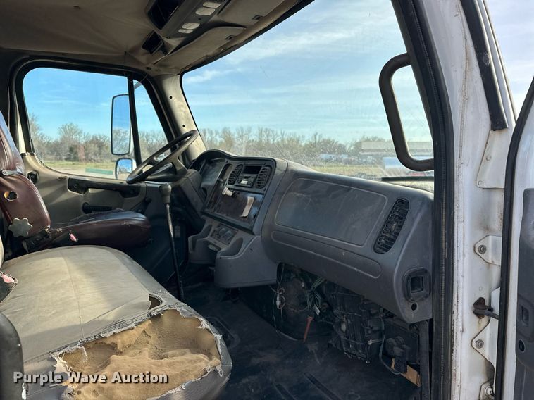 image for item EK0560 2004 Freightliner Business Class M2  winch truck