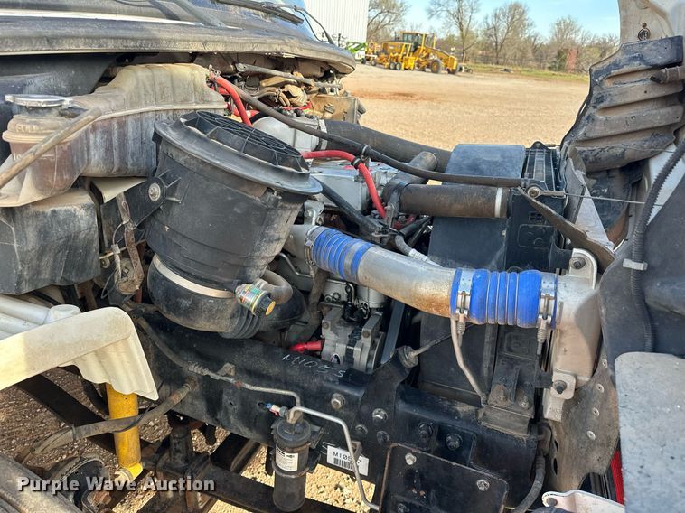 image for item EK0560 2004 Freightliner Business Class M2  winch truck