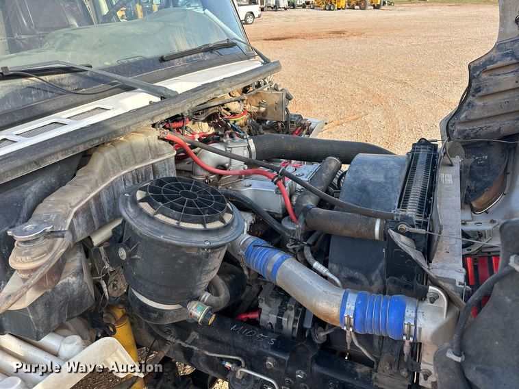 image for item EK0560 2004 Freightliner Business Class M2  winch truck