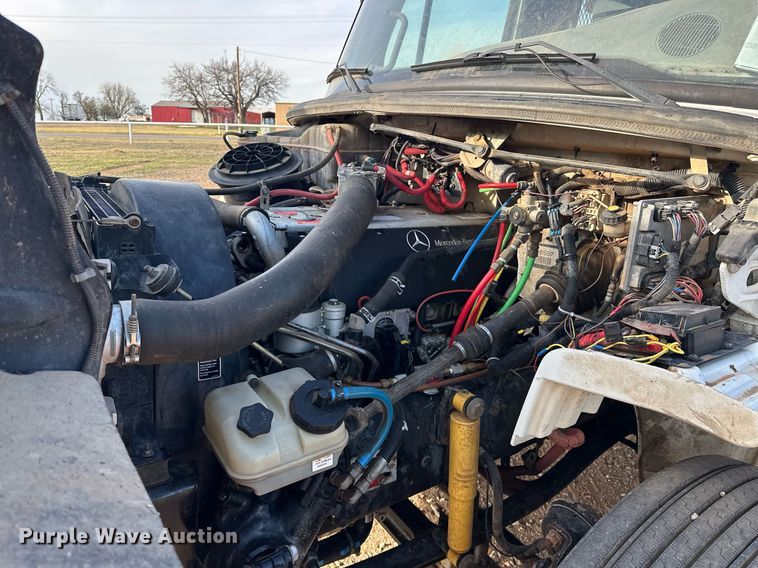 image for item EK0560 2004 Freightliner Business Class M2  winch truck