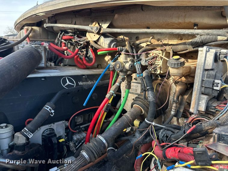 image for item EK0560 2004 Freightliner Business Class M2  winch truck