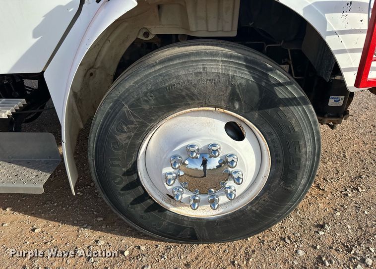 image for item EK0560 2004 Freightliner Business Class M2  winch truck