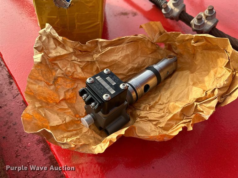 image for item EK0560 2004 Freightliner Business Class M2  winch truck