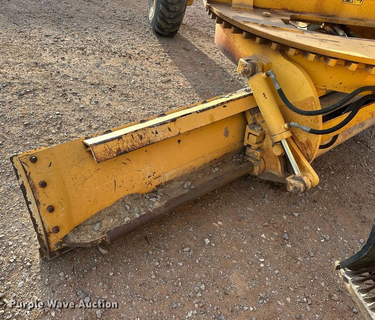 image for item EK0561 2007 Volvo G940 motor grader