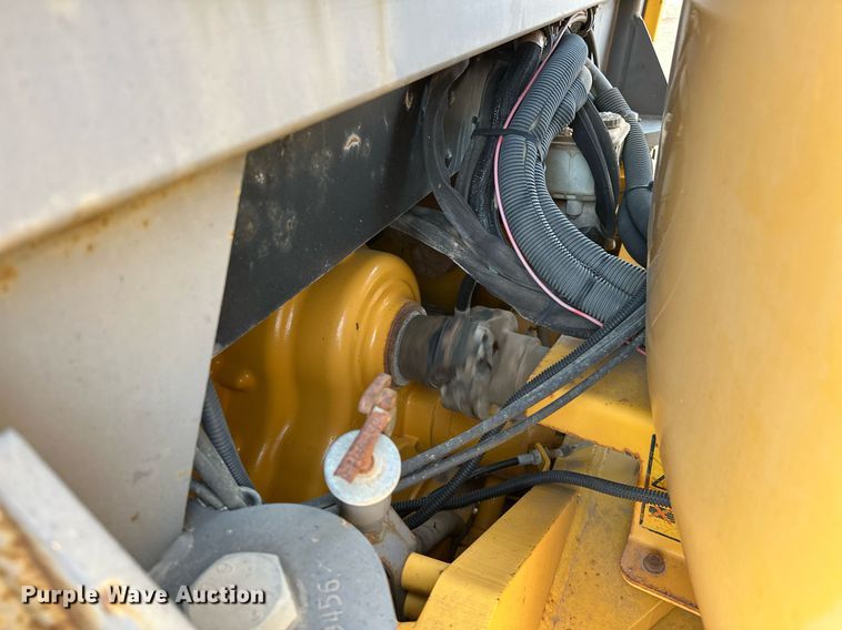 image for item EK0561 2007 Volvo G940 motor grader