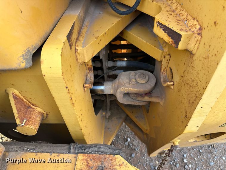 image for item EK0561 2007 Volvo G940 motor grader