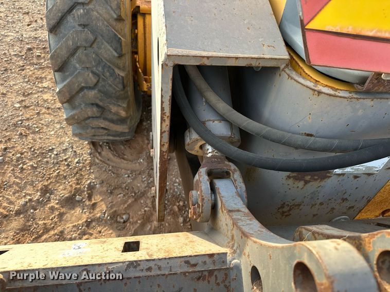 image for item EK0561 2007 Volvo G940 motor grader