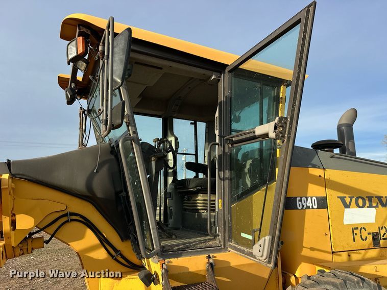 image for item EK0561 2007 Volvo G940 motor grader
