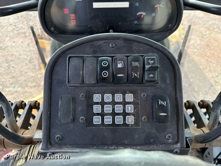 image for item EK0561 2007 Volvo G940 motor grader