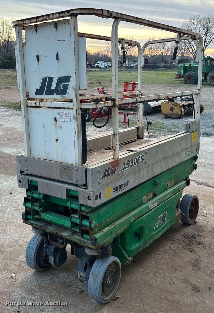 image for item EK0562 2008 JLG 1930ES scissor lift