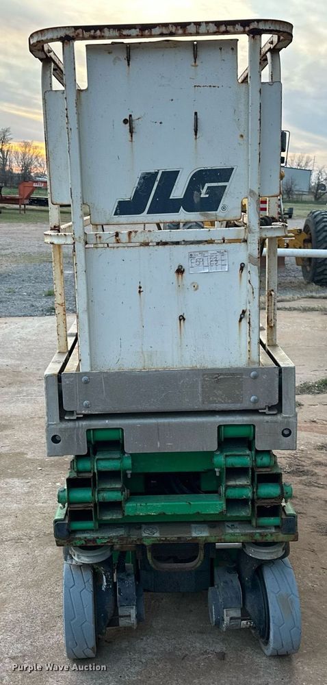 image for item EK0562 2008 JLG 1930ES scissor lift