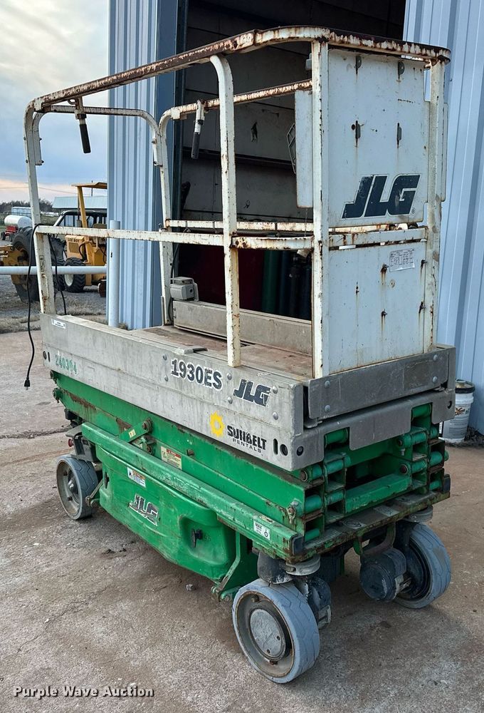 image for item EK0562 2008 JLG 1930ES scissor lift