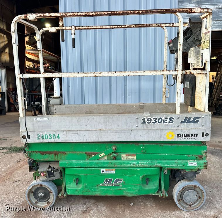 image for item EK0562 2008 JLG 1930ES scissor lift