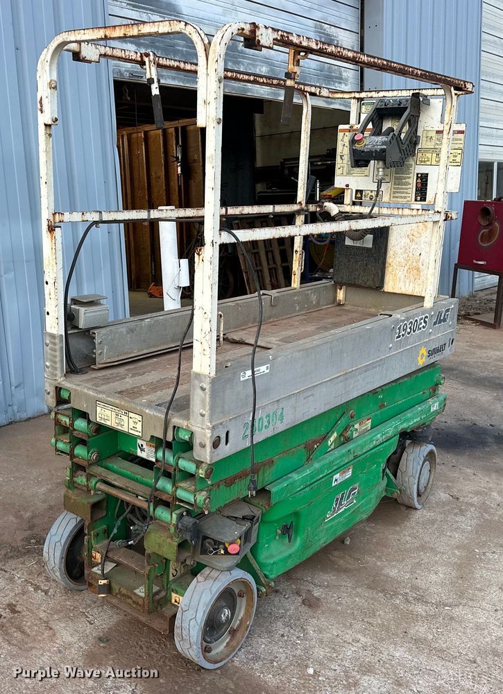 image for item EK0562 2008 JLG 1930ES scissor lift