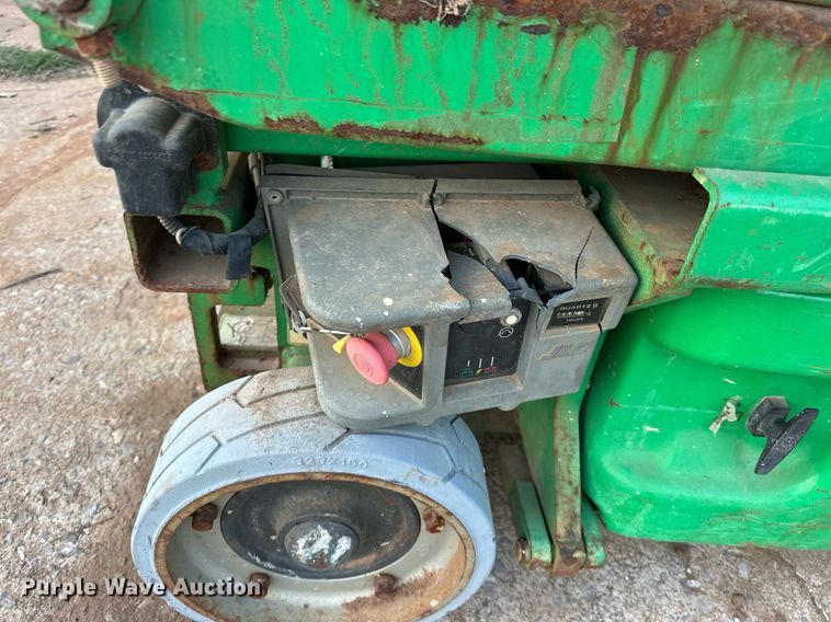 image for item EK0562 2008 JLG 1930ES scissor lift