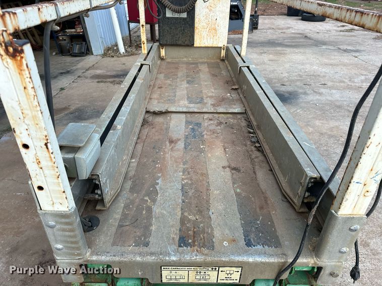 image for item EK0562 2008 JLG 1930ES scissor lift