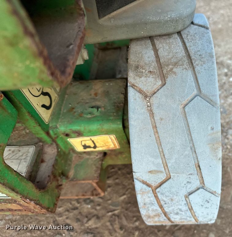 image for item EK0562 2008 JLG 1930ES scissor lift