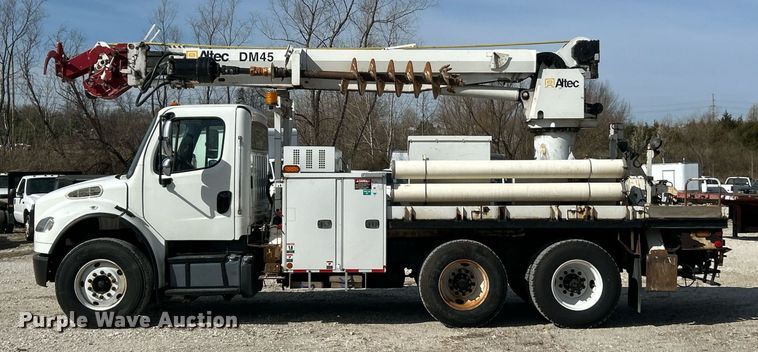 image for item EK2750 2013 Freightliner M2 digger derrick truck