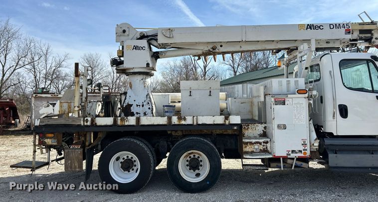 image for item EK2750 2013 Freightliner M2 digger derrick truck