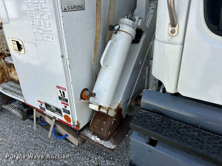 image for item EK2750 2013 Freightliner M2 digger derrick truck