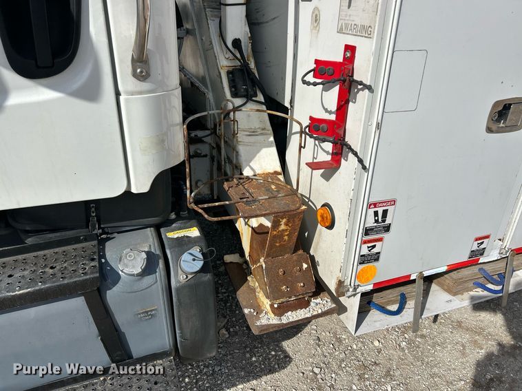 image for item EK2750 2013 Freightliner M2 digger derrick truck