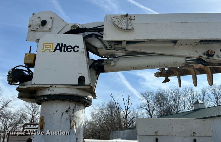 image for item EK2750 2013 Freightliner M2 digger derrick truck