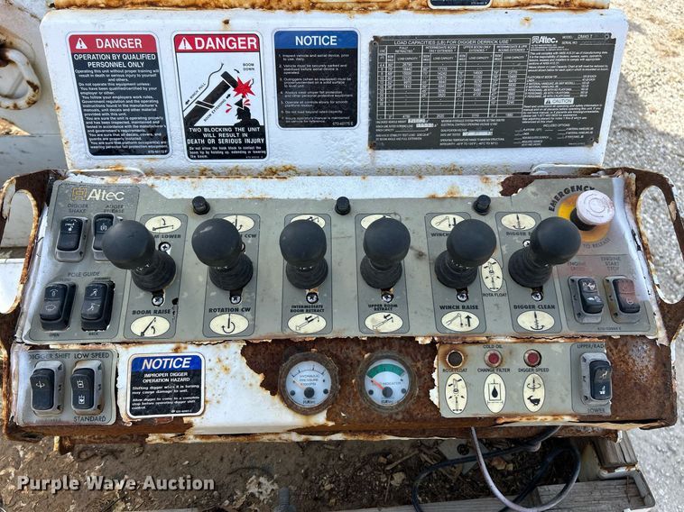 image for item EK2750 2013 Freightliner M2 digger derrick truck