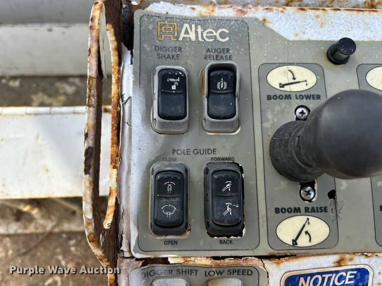 image for item EK2750 2013 Freightliner M2 digger derrick truck