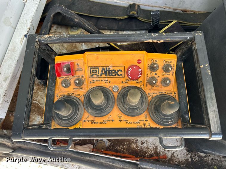 image for item EK2750 2013 Freightliner M2 digger derrick truck