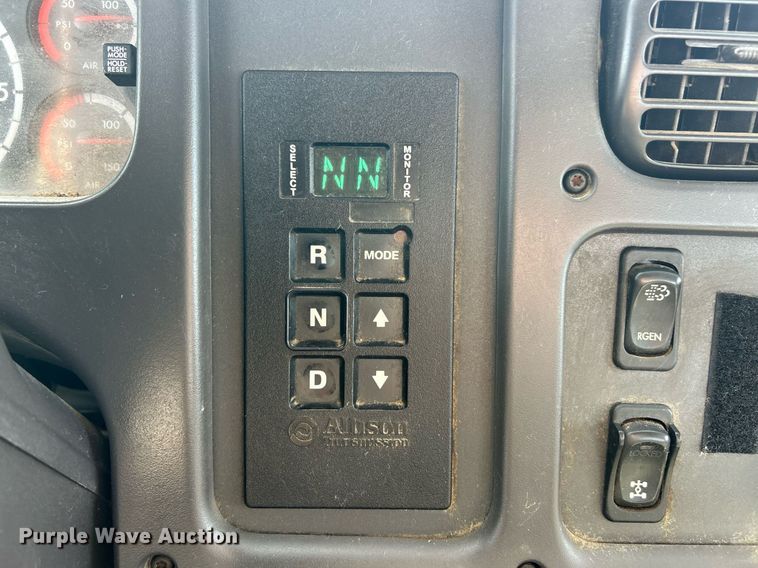 image for item EK2750 2013 Freightliner M2 digger derrick truck