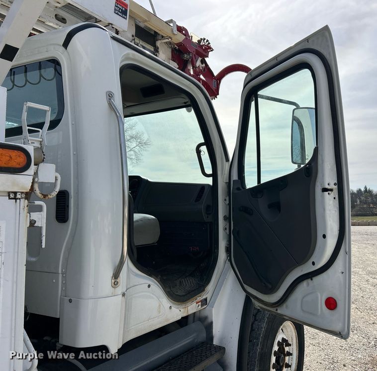 image for item EK2750 2013 Freightliner M2 digger derrick truck