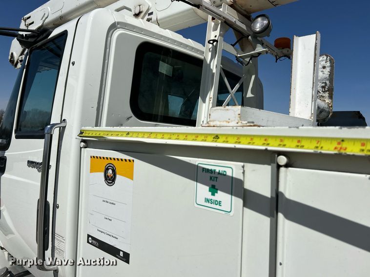 image for item EK2765 2012 International MA025 bucket truck