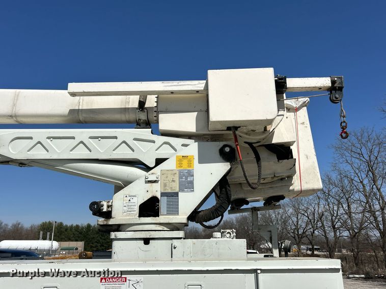 image for item EK2765 2012 International MA025 bucket truck