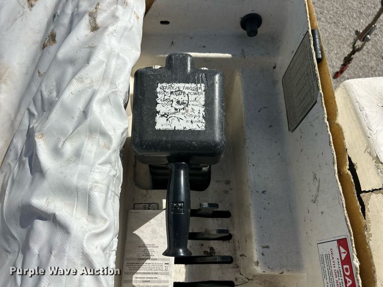 image for item EK2765 2012 International MA025 bucket truck