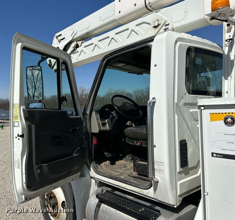 image for item EK2765 2012 International MA025 bucket truck