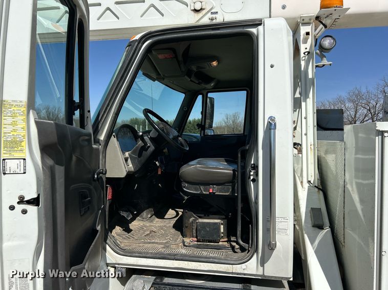 image for item EK2765 2012 International MA025 bucket truck