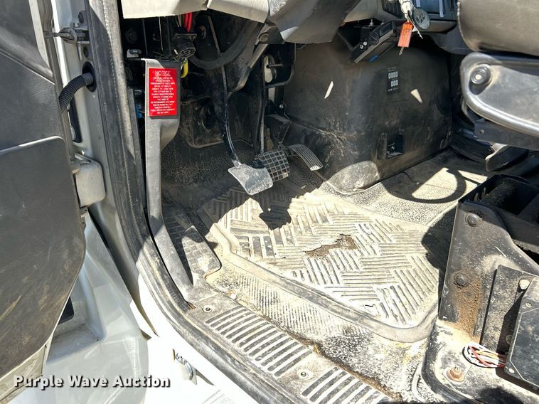 image for item EK2765 2012 International MA025 bucket truck