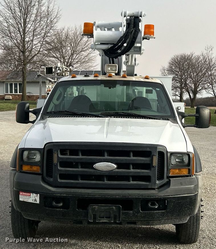 image for item EK2768 2007 Ford F450 Super Duty XL bucket truck